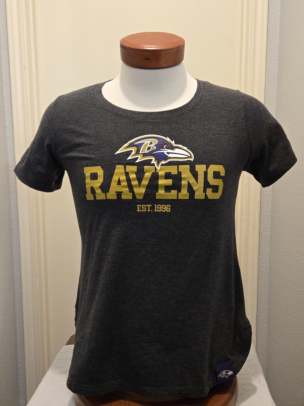 Baltimore Ravens Women's Short Sleeve Crew Tee in Charcoal, S